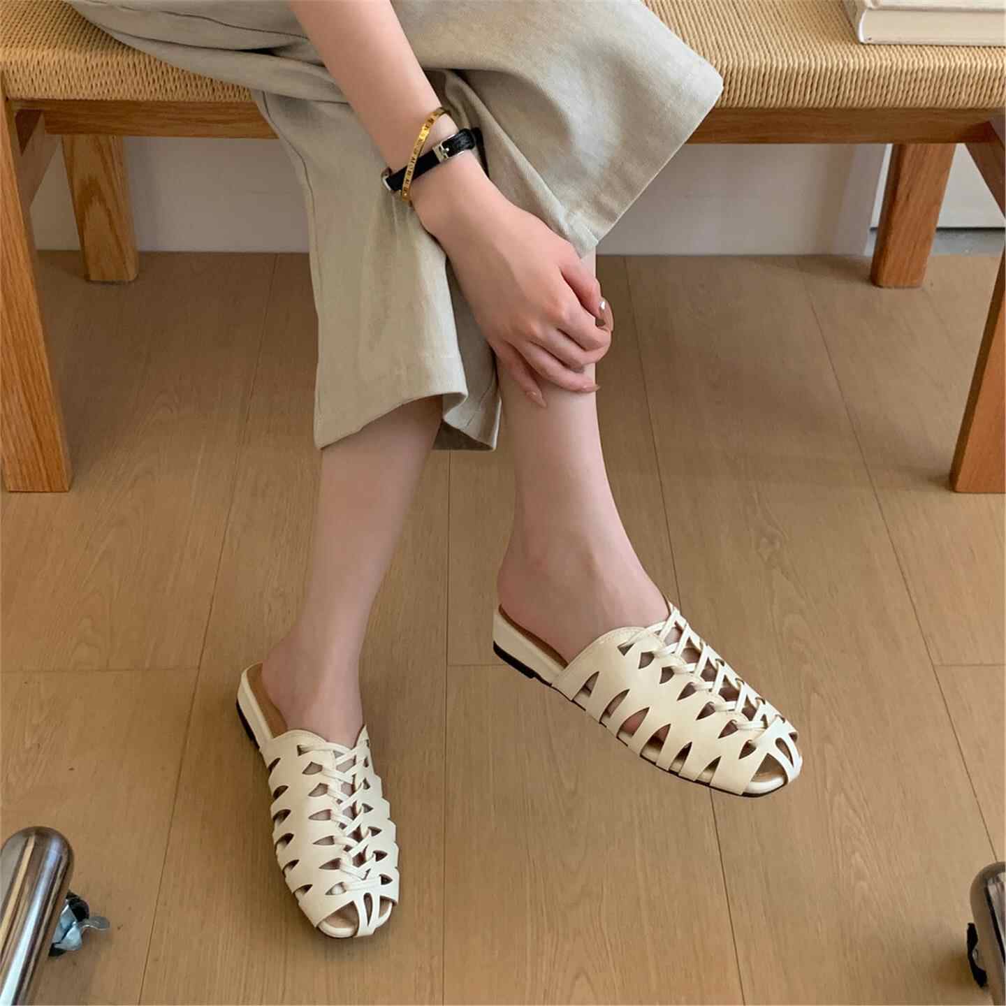 luxury brand Handmade Weaving  - огляд і ціна Slip On Mule Flat