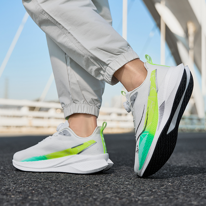 Carbon Plate Running Shoes Ult - огляд і ціна Women'S Shoes Hey Dude