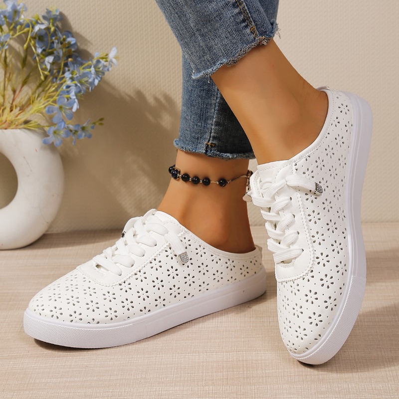 Floral Cutout Slip on Mule Tra - огляд і ціна Slip On Mule Flat